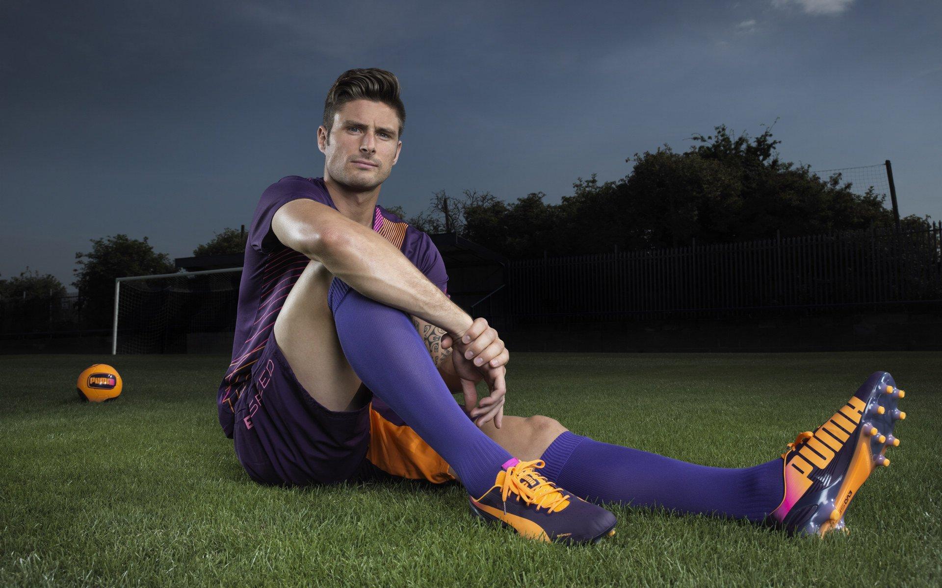 TA：伊萨克以伤病为由不参加季前赛，可能得到了某种暗示